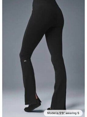 Airbrush High-Waist Kick-Back Legging ALO flare NWOT